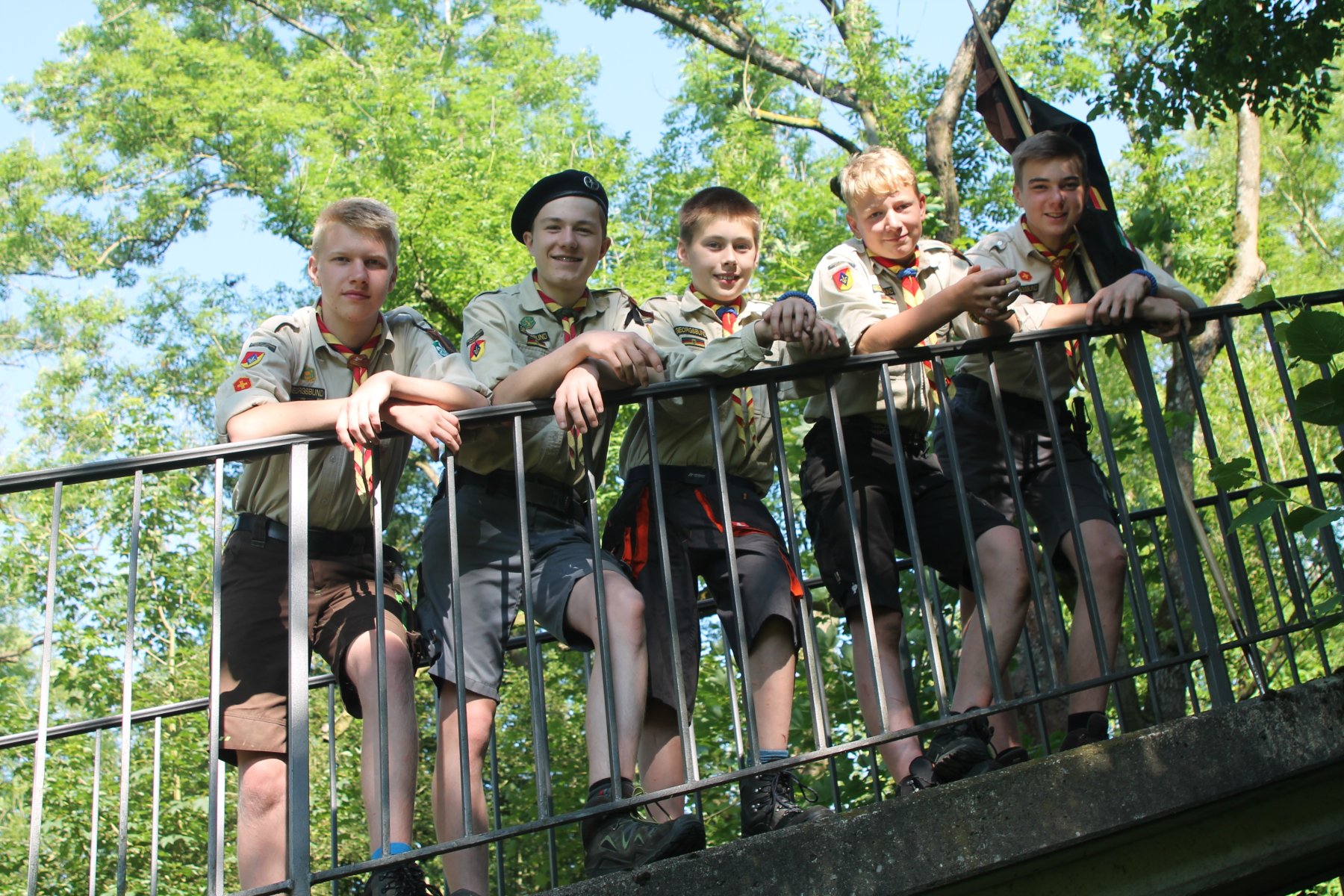 Gruppenfoto der Sippe Fuchs im Bundeslager Etteln 2019